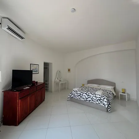 Il Caimano B & B, Con Piscina Dall'11 Luglio Al 31 Agosto * Vulcano (Isola)