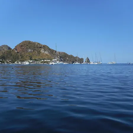 Il Caimano Vulcano (Isola)